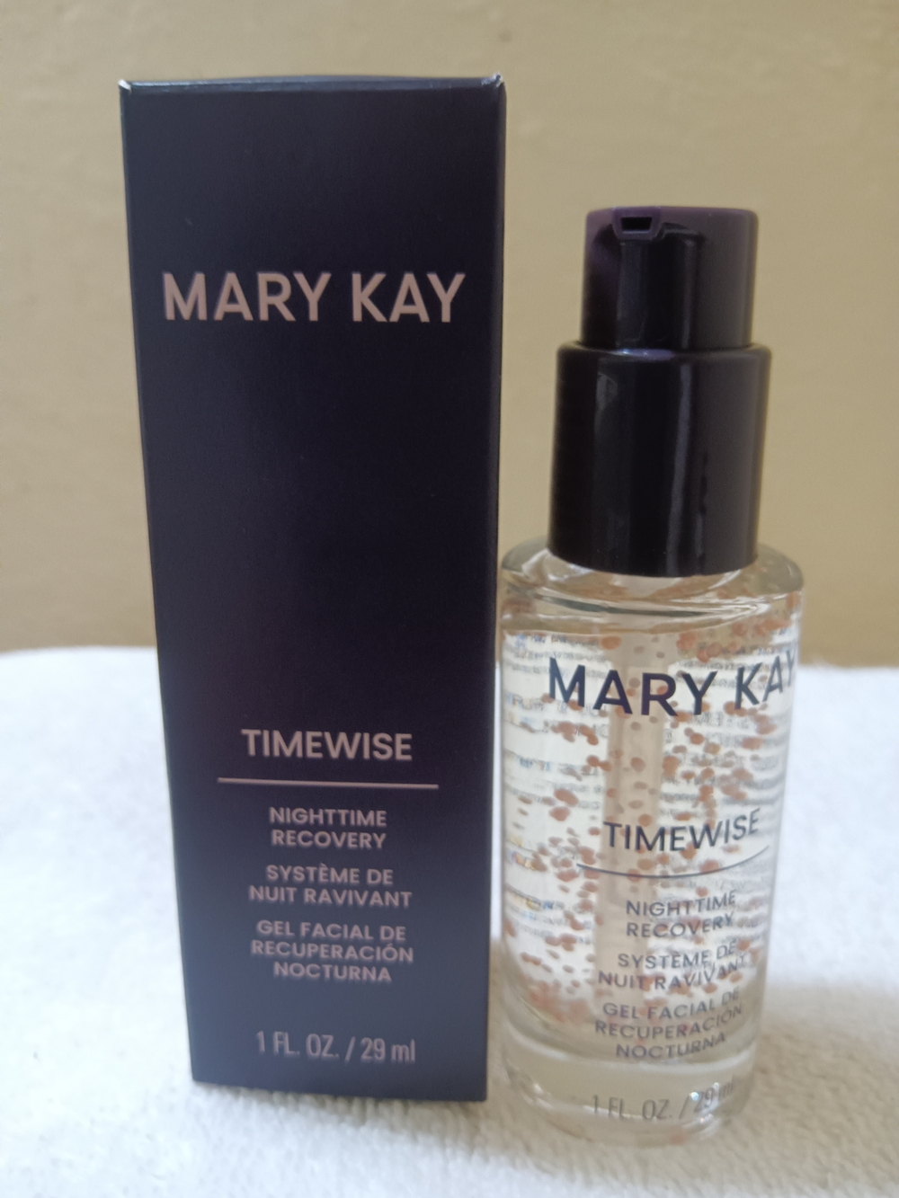 Mary Kay TimeWise Nighttime Recovery Gel Facial - Clear with Gold Pearls